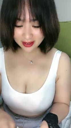 新人！G奶御姐~超级大奶子~【快乐吗】跟炸弹一样大~狂撸~！简直就是奶子终结者，喜欢大奶子的大哥不容错过~！ 截图9