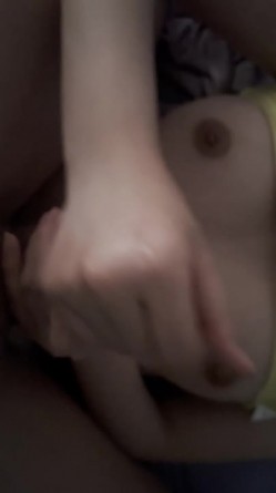 调教南京女大学妹，看起来挺文静床上骚出水，一插进来秒变小母狗 爽叫不停 截图13