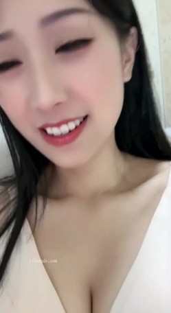 户外！【女主】深夜开宝马上街勾搭大鸡巴代驾小哥车震 截图2