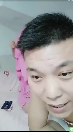 高颜值夫妻带小姨子入行黄播现场表演各种体位操小姨子在旁观摩 截图6