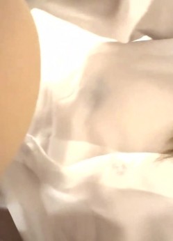 极品风骚人妻叶梓晴与前男友酒店偷情视频曝光 跪含巨茎深喉拉丝 无套猛冲蜜穴淫液喷溅 妥妥的反差荡妇 截图13