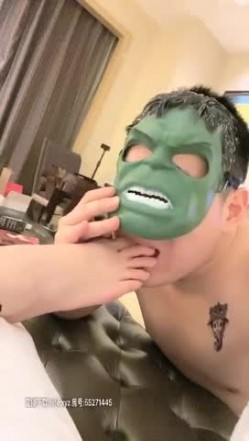 奶味小仙女空降赴约当地金主中年恋足男 星级酒店各种玩得不亦乐乎中 截图5