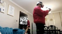 重磅炸弹！万人求档高门槛梦幻联动，顶级绿帽网红大咖联手【绿帽女友+你的大婊姐】私拍，当着男友的面给戴绿帽子 截图10