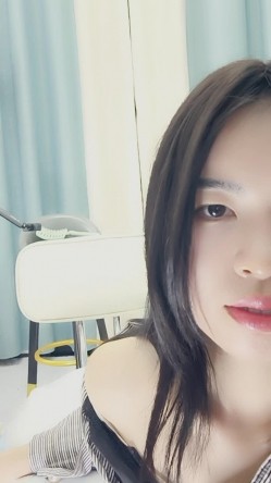 高冷气质美女小姐姐，小尺度性感诱惑，没穿内裤，一线天美穴骚跳蛋，翘起屁股掰开，低低呻吟娇喘 截图7