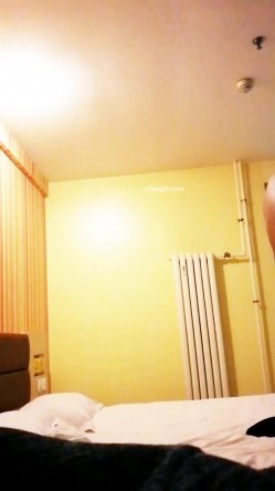 【私房原创偷拍】，男友住在隔壁的风骚小姐姐，她一直说你小声点，听见咱俩就死定了 截图2