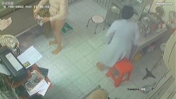 黑客破解医院妇科监控摄像头偷拍 男医生做B超阴超磨蹭温柔插入眼镜少妇不好意思看 截图8