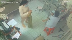 黑客破解医院妇科监控摄像头偷拍 男医生做B超阴超磨蹭温柔插入眼镜少妇不好意思看 截图14