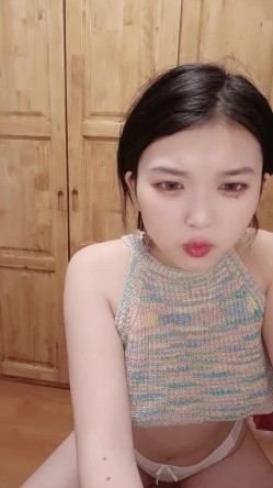 新人！大学生下海~又骚又漂亮~【贝贝】美乳爱心奶~爱了，青春气息扑面而来，兄弟们动心吗 截图8
