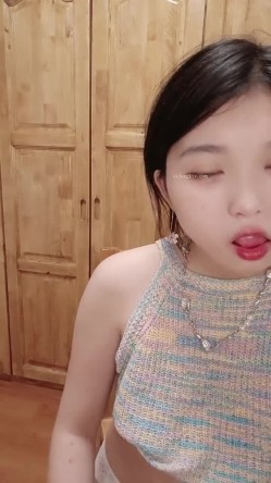 新人！大学生下海~又骚又漂亮~【贝贝】美乳爱心奶~爱了，青春气息扑面而来，兄弟们动心吗 截图15