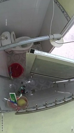 翻墻爬窗摆拍多位小姐姐洗澡换衣服 截图14