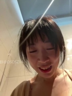 ️sp站极品熟女【yourkeer】穿着开档丝袜在户外商场厕所大胆诱惑自慰骚出天际 截图14