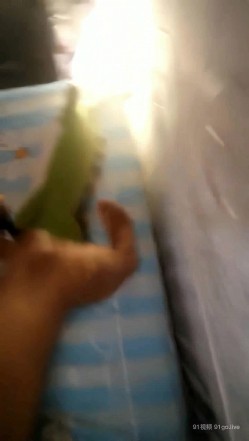 《给老婆约个单男》超清增强版 多姿势持续抽插输出 操的花心乱颤 完美露脸 截图12