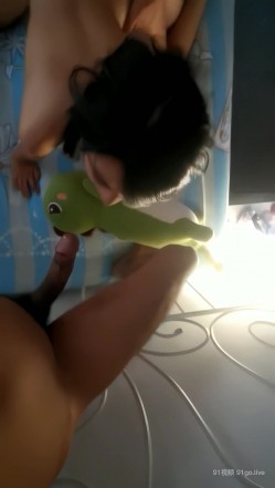《给老婆约个单男》超清增强版 多姿势持续抽插输出 操的花心乱颤 完美露脸 截图13