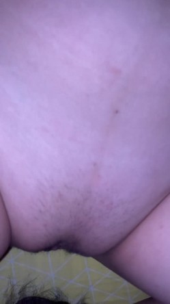 【度云泄密】清纯班花巨乳小岚和大神做爱流出31V，明星小脸蛋，啪啪调教吃鸡，鸡巴打脸，假鸡巴玩淫穴，淫水泛滥 好湿！ 截图2