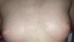 在表妹的手机里发现的 平时一本正经的乖乖女没想到还是一个小骚货 截图2