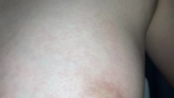在表妹的手机里发现的 平时一本正经的乖乖女没想到还是一个小骚货 截图3