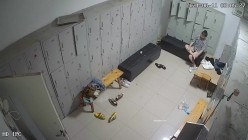 舞蹈班《监控破解》偷拍多位美女学员后台换衣服 截图6