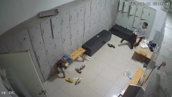 舞蹈班《监控破解》偷拍多位美女学员后台换衣服 截图13
