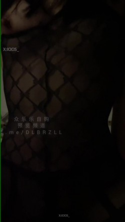 推特新晋海王淫妻约炮原创博主「ICICIS」极品女大学生母狗楠楠合集 空乘制服女上位，开裆黑丝 截图1