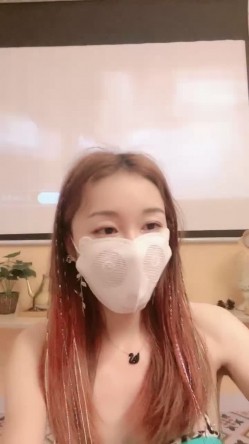 美娜非常nice时尚~美女配上高端场地还挺吸睛的~激情秀舞~向狼友们展展示私密特写！诱惑鸡鸡勃起！ 截图5