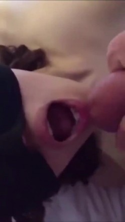 蒙着双眼被单男操，这样才能有无尽的想象力，精子吃起来会更香！ 截图9