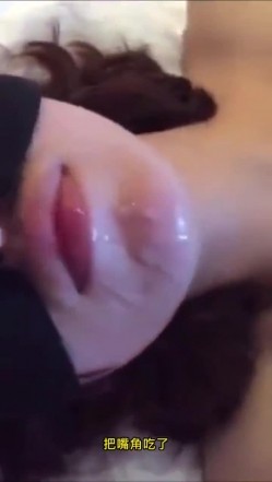 蒙着双眼被单男操，这样才能有无尽的想象力，精子吃起来会更香！ 截图14