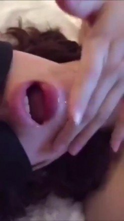蒙着双眼被单男操，这样才能有无尽的想象力，精子吃起来会更香！ 截图15
