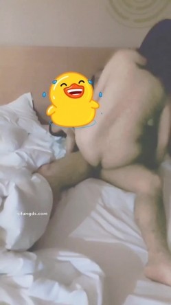 真实绿帽博主，【王军】让老婆陪各个不同单男啪啪，各种特写插穴，太淫乱了 截图3