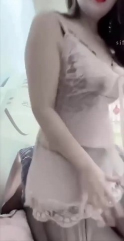 精品推荐 【快手】大奶骚妇熟女『星儿』露脸扒穴道具自慰诱惑福利 截图11