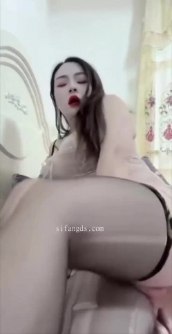 精品推荐 【快手】大奶骚妇熟女『星儿』露脸扒穴道具自慰诱惑福利 截图16