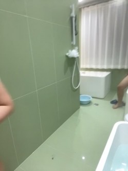 绿帽癖老公大聚会骚妇群P成熟饥渴骚妇成群结队开淫趴浴池KTV漏出口交随机配对 截图9