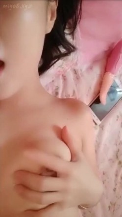 高顔值美女大清早露茓开播,可惜大姨妈来了,不能玩按摩棒 截图8