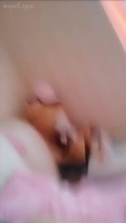 高顔值美女大清早露茓开播,可惜大姨妈来了,不能玩按摩棒 截图9