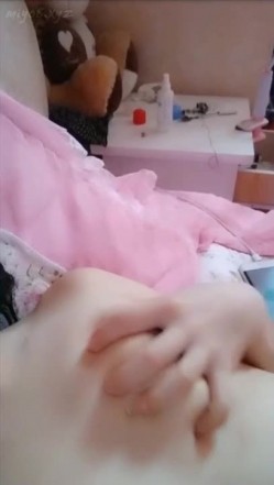 高顔值美女大清早露茓开播,可惜大姨妈来了,不能玩按摩棒 截图13