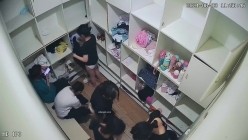 舞蹈班《监控破解》偷拍多位美女学员后台换衣服 截图4