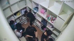 舞蹈班《监控破解》偷拍多位美女学员后台换衣服 截图9