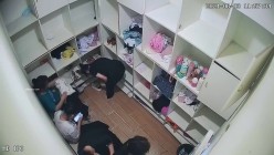 舞蹈班《监控破解》偷拍多位美女学员后台换衣服 截图11
