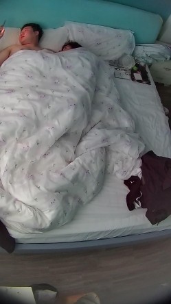 酒店高清偷拍眼镜御姐范眼镜白领姐姐下班幽会胖领导勤快的铺好床单洗香香后被操两次 截图3