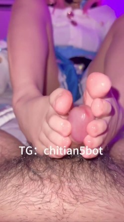 可盐可甜COS抽像女菩萨【池甜chitian1】纸飞机付费福利，各种露脸手口交性爱 截图6