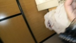 《台湾情侣泄密》刺青小网红参加富二代的生日派对被下药迷翻各种道具爆插大黑B 截图2