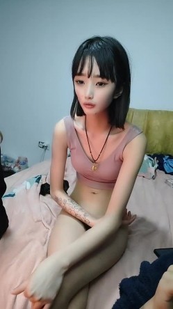 【极品大骚逼】，180cm的长腿妹妹，00后，纯欲天花板，这次还带了个小姐妹，粉嘟嘟肉体被干得高潮阵阵 截图6