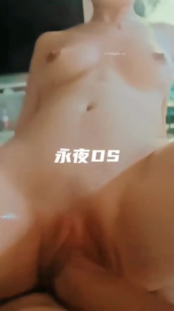 SM顶级调教大神【永夜DOM】圈养各种妹子多种刺激玩法，各种啪啪调教露脸高颜反差婊，纯纯人形小母狗 截图10