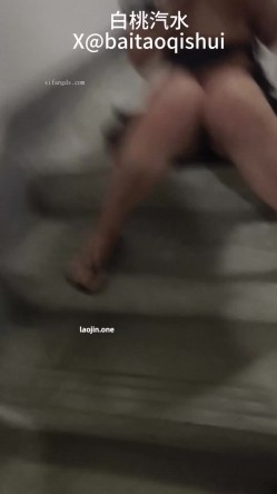 推特女神，【白桃汽水】露出博主，电梯口自慰把路人吓得不敢出电梯，留下一句卧槽直接跑了 截图9