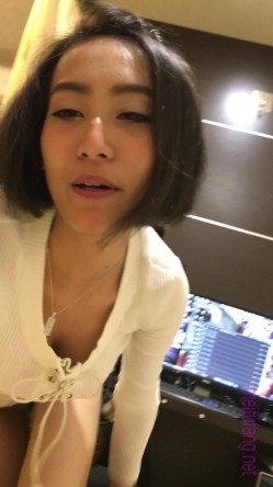 全程完美露脸！房地产女销售员【林妤】工作中犀利干练私下极度反差与炮友啪啪自拍流出国语对白 截图15