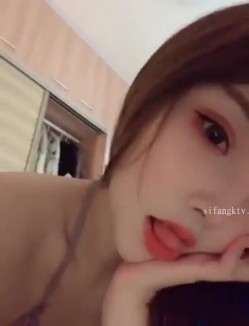 网红脸高颜气质车模【璐璐】电报群土豪定制，居家各种露脸淫荡自拍，洗澡自摸秀隐私部位特写 截图15