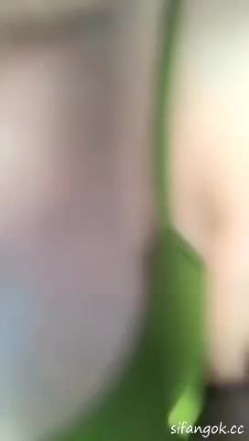 快手泄密！高颜值御姐【叶子姐姐】极骚露脸福利，裸舞自慰，各种场地户外啪啪 截图6