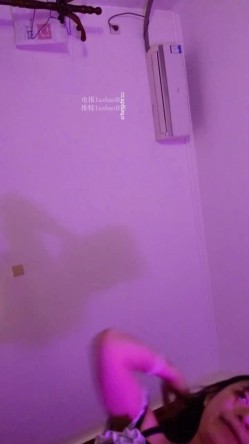 红灯区嫖C大神【路少】最新VIP群福利，了解如何让男人舒服的美少妇轻熟女吹拉弹唱一条龙性服务 截图5