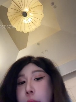 ️黑丝御姐【linjianvhai】极品网红脸御姐、长腿黑丝高跟职业装、自慰诱惑 截图3