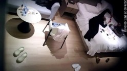 天眼酒店高清偷拍连续几天入住年轻情侣网红级别小仙女被健硕男友扣逼操了几次 截图3