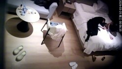 天眼酒店高清偷拍连续几天入住年轻情侣网红级别小仙女被健硕男友扣逼操了几次 截图4
